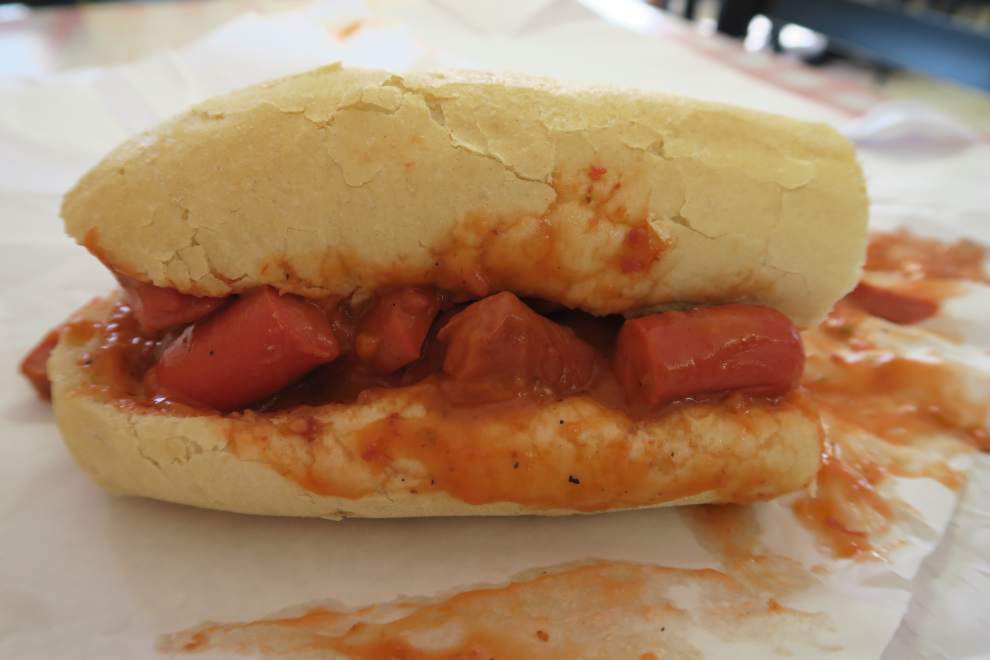 In New Orleans suburbs, exploring unsung, old-school po-boy shops that are time capsules with flavors all their own _lowres